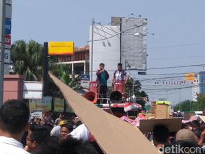 Kembali Tuntut Insentif Lebaran, Driver Grab Sampaikan 6 Tuntutan Kembali Tuntut Insentif Lebaran, Driver Grab Sampaikan 6 Tuntutan