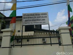 Polsek Kebayoran Lama Diteror, Polda: Kita Tetap Waspada Polsek Kebayoran Lama Diteror, Polda: Kita Tetap Waspada