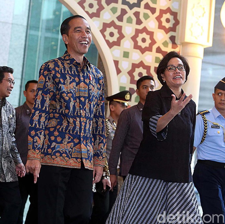 Jokowi soal Prabowo Sebut Menteri Pencetak Utang: Sri Mulyani Menkeu Terbaik Jokowi soal Prabowo Sebut Menteri Pencetak Utang: Sri Mulyani Menkeu Terbaik