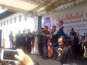 Halalbihalal, PNS Pemprov Jabar Dihibur Wali Band dan Yura Yunita Halalbihalal, PNS Pemprov Jabar Dihibur Wali Band dan Yura Yunita