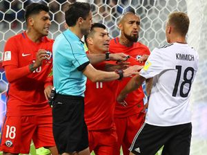 Tentang Pertengkaran Vidal dan Kimmich di Final Piala Konfederasi Tentang Pertengkaran Vidal dan Kimmich di Final Piala Konfederasi