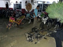 Pelaku Jambret Tertangkap Usai Beraksi, Dimassa dan Motor Dibakar