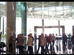 Didampingi Sri Mulyani, Jokowi Tinjau Bursa Efek Indonesia