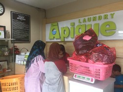 ART Masih Mudik, Jasa Laundry Banjir Permintaan
