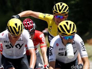 Para Pebalap Tour de France Unjuk Gigi Para Pebalap Tour de France Unjuk Gigi
