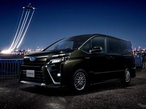 Toyota Noah, Esquire dan Voxy Disegarkan, Siap Dibawa ke RI? Toyota Noah, Esquire dan Voxy Disegarkan, Siap Dibawa ke RI?