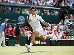 Lawan Cedera, Djokovic Melaju