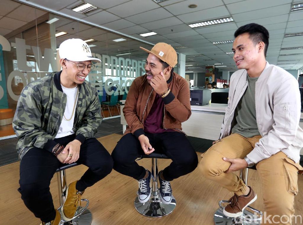 Trisouls Rilis Single Perdana Senyummu Hanya Untukku Trisouls Rilis Single Perdana Senyummu Hanya Untukku