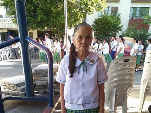 Wanita Ini Akhirnya Lulus SMA di Usia 79 Tahun