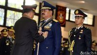 KSAU Terima Bintang Bhayangkara Utama