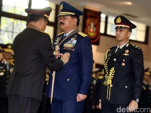 KSAU Terima Bintang Bhayangkara Utama