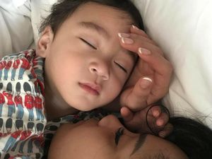 Eaaa! Ayu Ting Ting Ngelike Foto Nagita Slavina Tidur dengan Rafathar