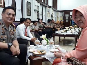 Ini Alasan Risma Beri Penghargaan ke Kapolrestabes dan Kasat Reskrim