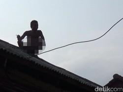 Anggota TNI-Polri Tangkap Orang Gila Ngamuk di Ciamis