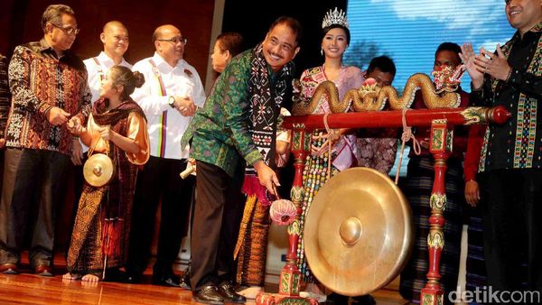 Menpar Resmikan Tour de Flores 2017