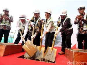 Menteri Rini Lakukan Topping Off Pembangunan Menara BNI
