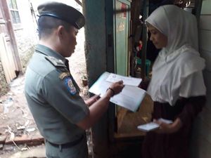 Terima SP3, Warga Bukit Duri Harus Kosongkan Rumah Hari Ini Terima SP3, Warga Bukit Duri Harus Kosongkan Rumah Hari Ini