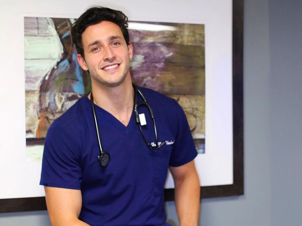 Potret Keseharian Doctor Mike, Dokter Terseksi Sedunia