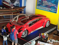 Indonesia Belum Bisa Produksi Mobil Listrik Sendiri karena Tekanan Jepang