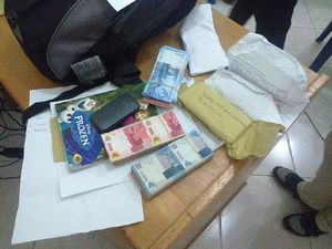 Tim Saber Pungli Polres Banyuwangi Tangkap Kades Pemeras