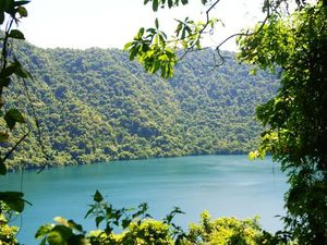Pulau Satonda, Pulau Terlarang yang Jadi Riset Para Ilmuwan Pulau Satonda, Pulau Terlarang yang Jadi Riset Para Ilmuwan