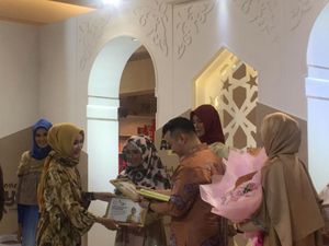 Ini Desainer Pilihan Dian Pelangi di Ajang Coffeetone X You 2017 Ini Desainer Pilihan Dian Pelangi di Ajang Coffeetone X You 2017