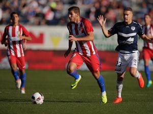 Madrid Bajak Theo Hernandez dari Atletico