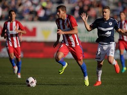 Madrid Bajak Theo Hernandez dari Atletico