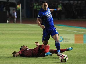 Serangan Cepat Persib Kandaskan Perlawanan PSM Serangan Cepat Persib Kandaskan Perlawanan PSM
