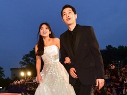 Song Hye Kyo dan Song Joong Ki Mesra di Paris, Netizen: Hunting Baju Pengantin?