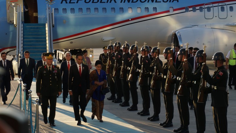 Presiden Jokowi dan Ibu Iriana Tiba di Ankara