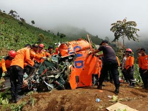 Sulitnya Evakuasi Gearbox Heli Basarnas yang Jatuh di Temanggung