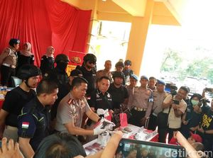 Hendak Terbang ke Lombok, Seorang Wanita Ketahuan Bawa Pistol