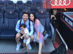 Adu Gaya Ayu Ting Ting dan Nagita Saat Liburan, Siapa Paling Stylish?