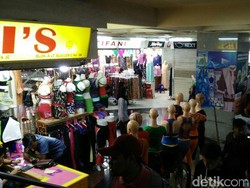 Di Tanah Abang Jual Jilbab Impor Turki, Berapa Harganya?