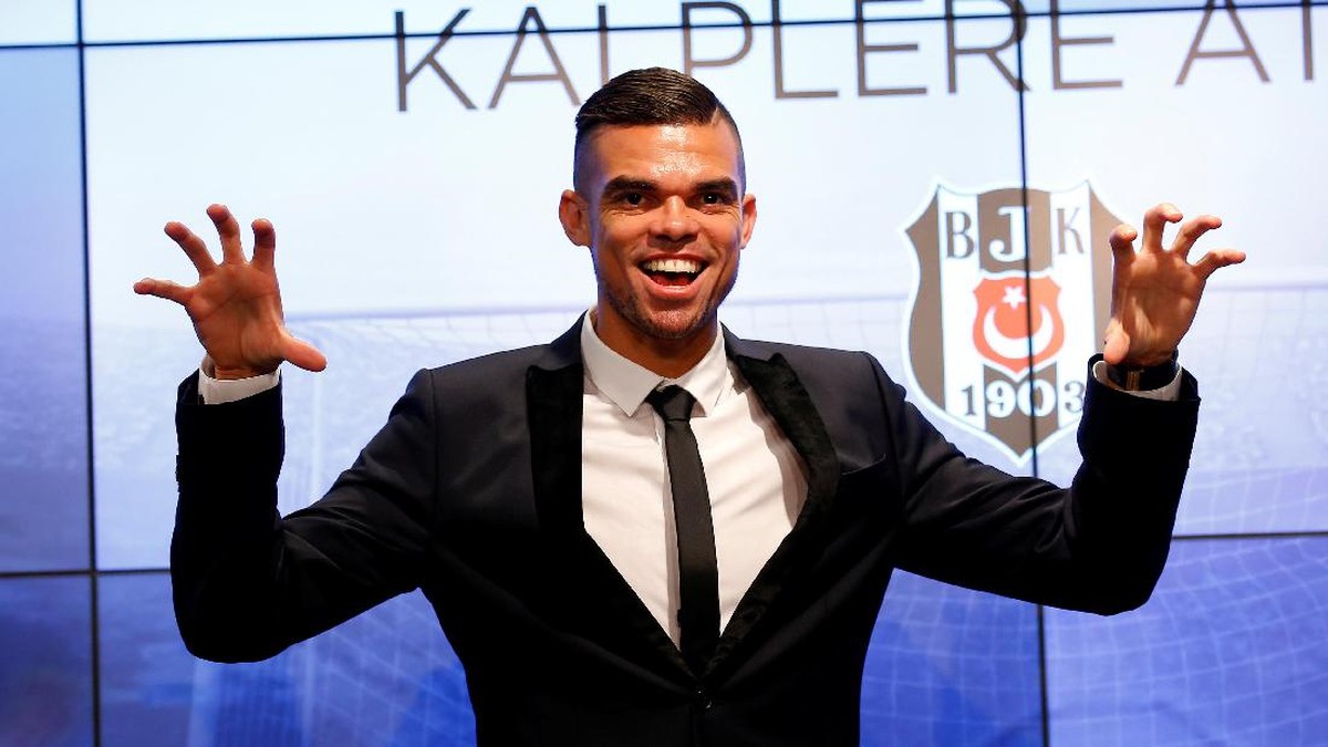 Usai meninggalkan Real Madrid, Pepe kini gabung Besiktas (Foto: REUTERS/Murad Sezer)