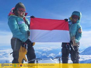 Dua Mahasiswi Unpar Taklukkan Gunung Tertinggi di 6 Benua