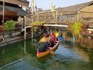 Pasar Apung Nusantara Batu: Lokasi, Jam Buka dan Fasilitas Pasar Apung Nusantara Batu: Lokasi, Jam Buka dan Fasilitas