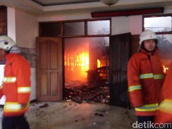 Ini Respon Gubernur Soekarwo Soal Kantor Disperindag yang Terbakar