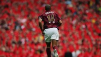Dengan 175 gol berhasil dibuat, Thierry Henry adalah topskorer sepanjang masa Arsenal. Tapi di pertandingan menghadapi Tottenham, jumlah golnya hanya lima. (Shaun Botterill/Getty Images)