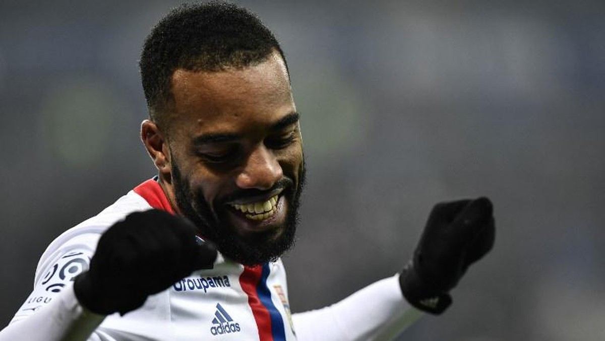Alexandre Lacazette akan menjadi salah satu andalan baru di lini depan Arsenal (Foto: AFP/Jeff Pachoud)