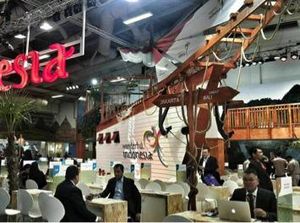 Kapal Pinisi Siap Buat Kagum Pengunjung Pameran Travel di Malaysia