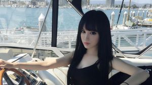 Cantik Bak Boneka, Gadis Ini Melejit di Instagram