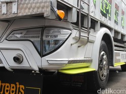 Lagi Ngetren, Truk Pakai Lampu Mobil SUV Pajero, HR-V, Fortuner
