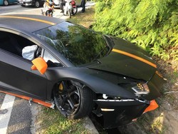 Duh, Lamborghini Avantador Ini Hancur Menabrak Proton di Malaysia