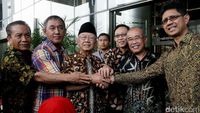 Dukungan Moral Gus Sholah untuk KPK
