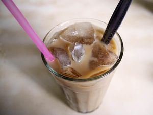 Sudah Ada Sejak 1927, Ini Es Kopi Susu Legendaris di Jakarta!