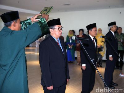3 Penasehat KPK Disumpah