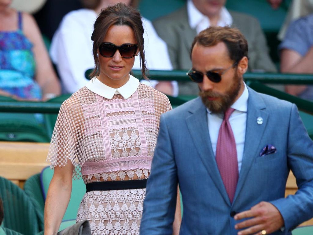 Aktifnya Pippa Middleton, Kuat Bawa Tas Belanjaan Saat Hamil Aktifnya Pippa Middleton, Kuat Bawa Tas Belanjaan Saat Hamil