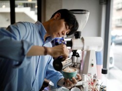 Keren! Barista Korea Bikin Latte Art Bak Lukisan Van Gogh
